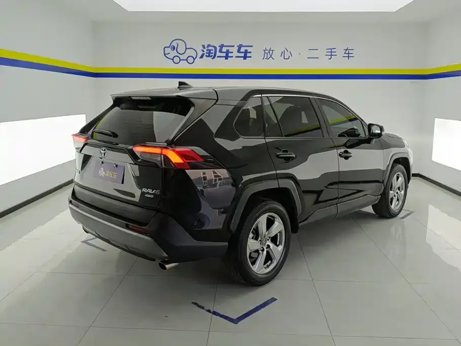 Toyota RAV4 — фото 5