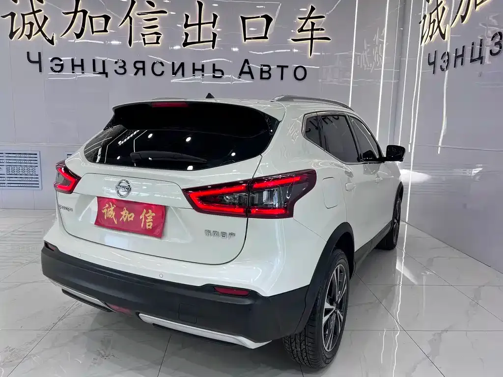 Nissan Qashqai — фото 10