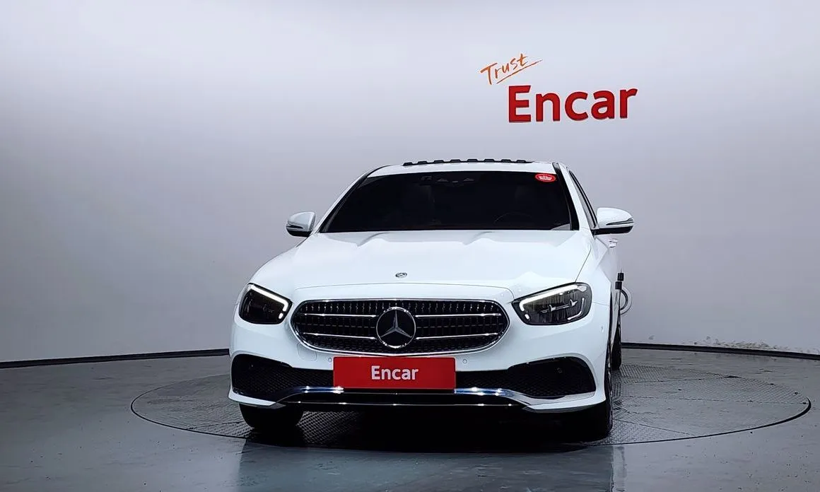 Mercedes-Benz E-Class — фото 10