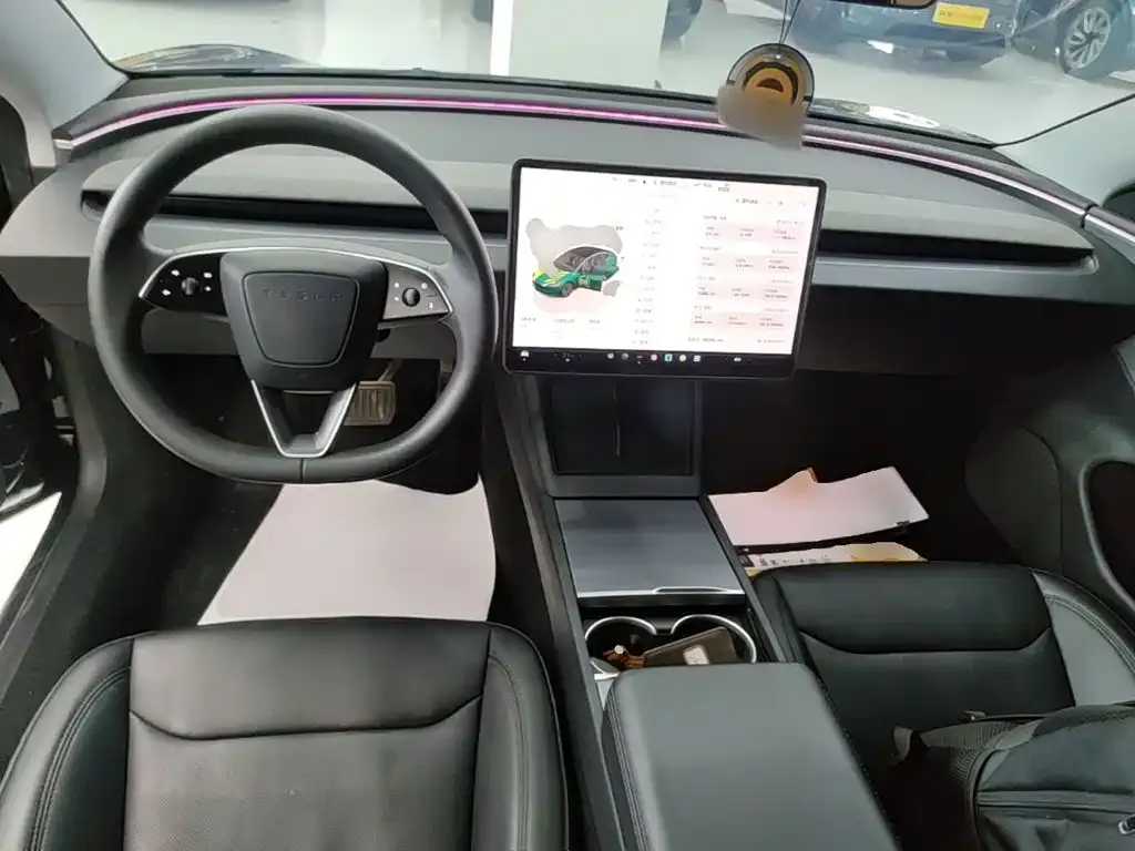 Tesla Model 3 — фото 9