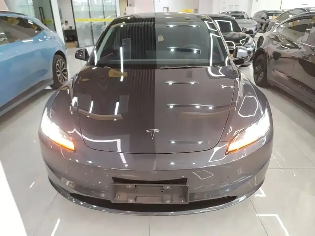 Tesla Model 3 — фото 10