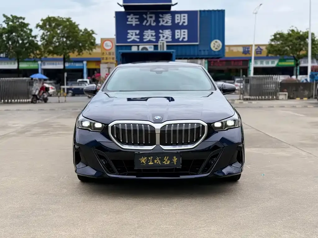 BMW 5 Series (Import) 2024 из CN, фото 8