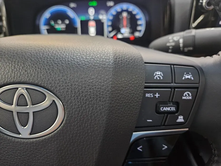 Toyota Camry 2025 из KR, фото 2