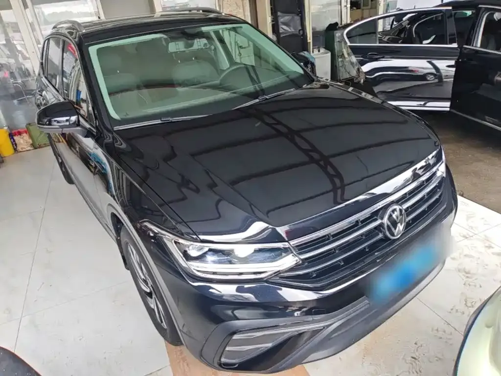 Volkswagen Tiguan L — фото 9