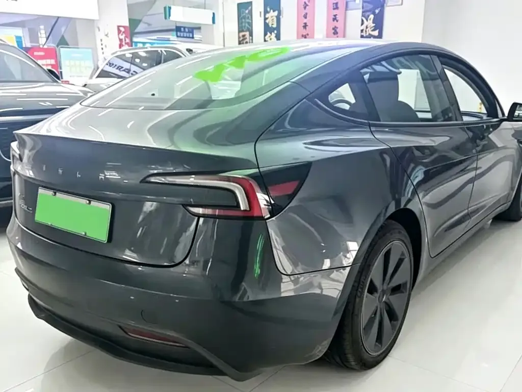 Tesla Model 3 — фото 3