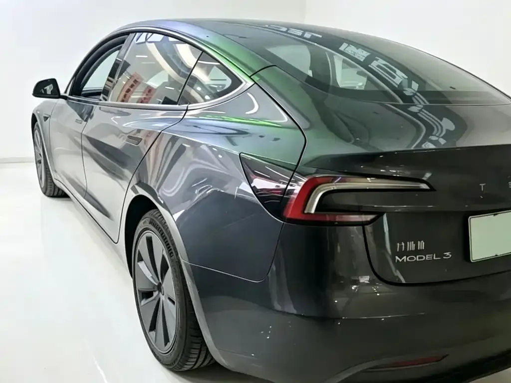 Tesla Model 3 — фото 6
