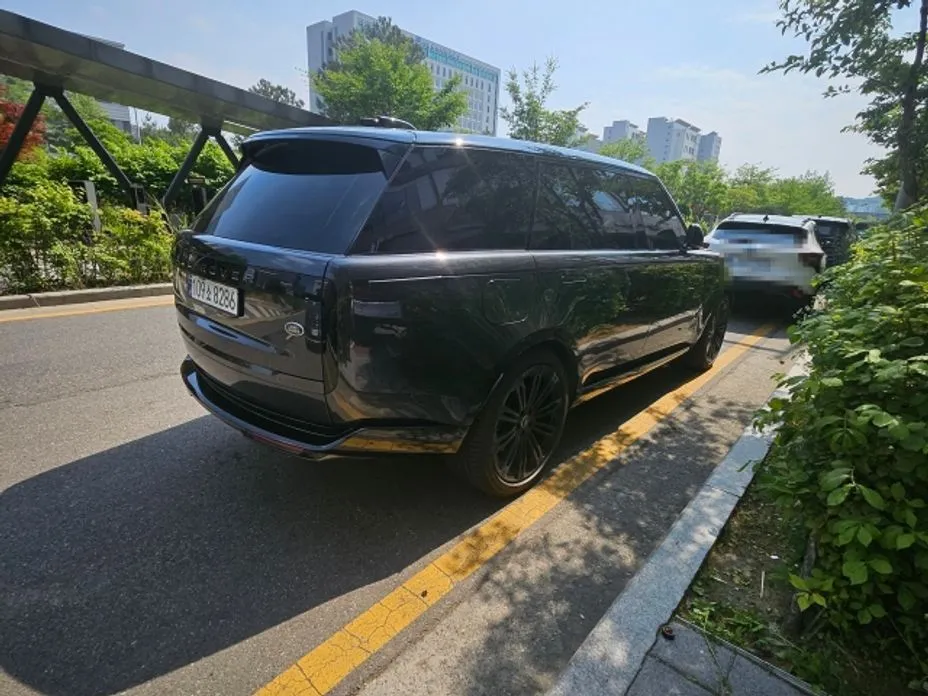 Land Rover Range Rover 2023 из KR, фото 2
