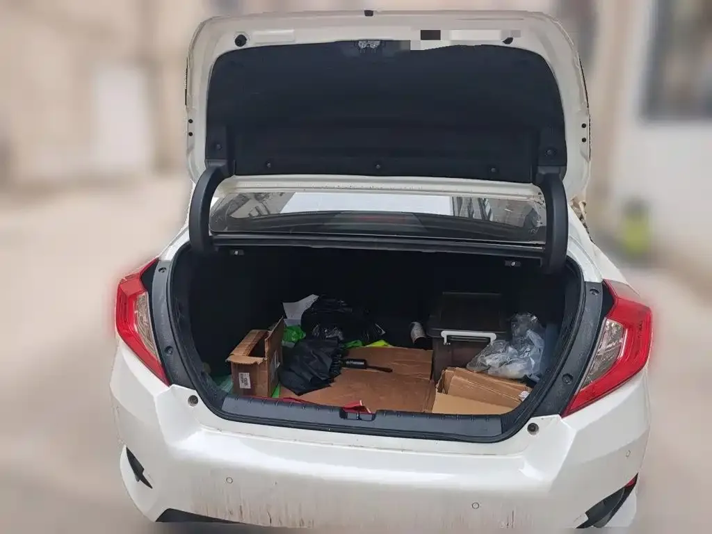 Honda Civic — фото 10