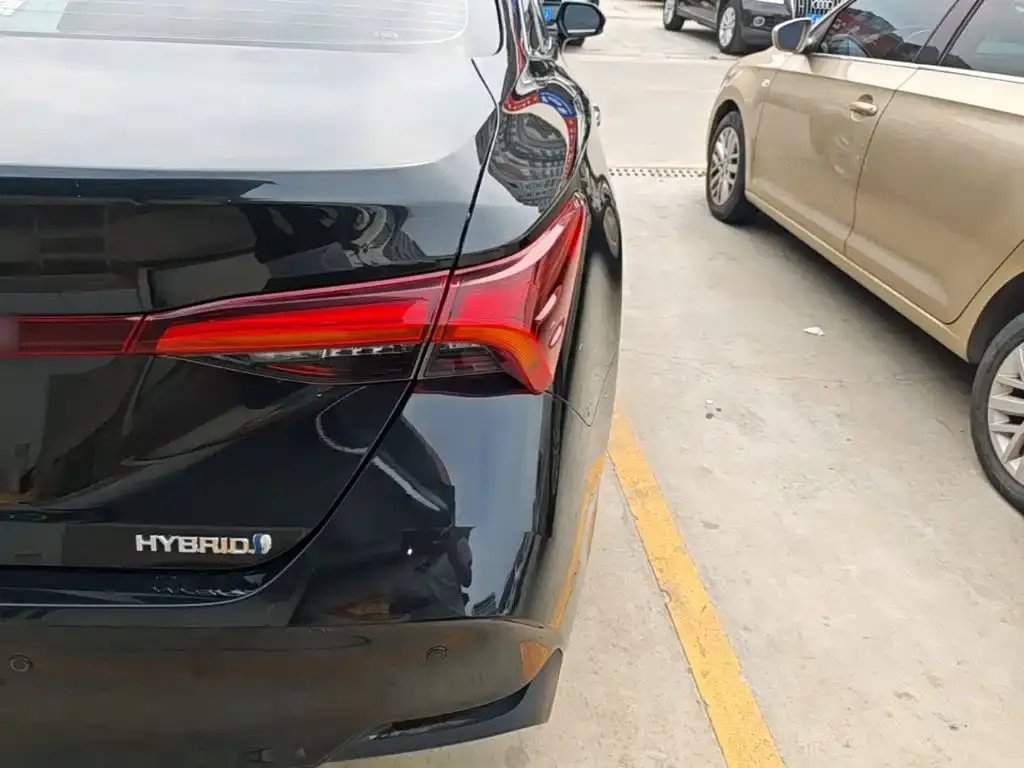 Toyota Avalon — фото 10