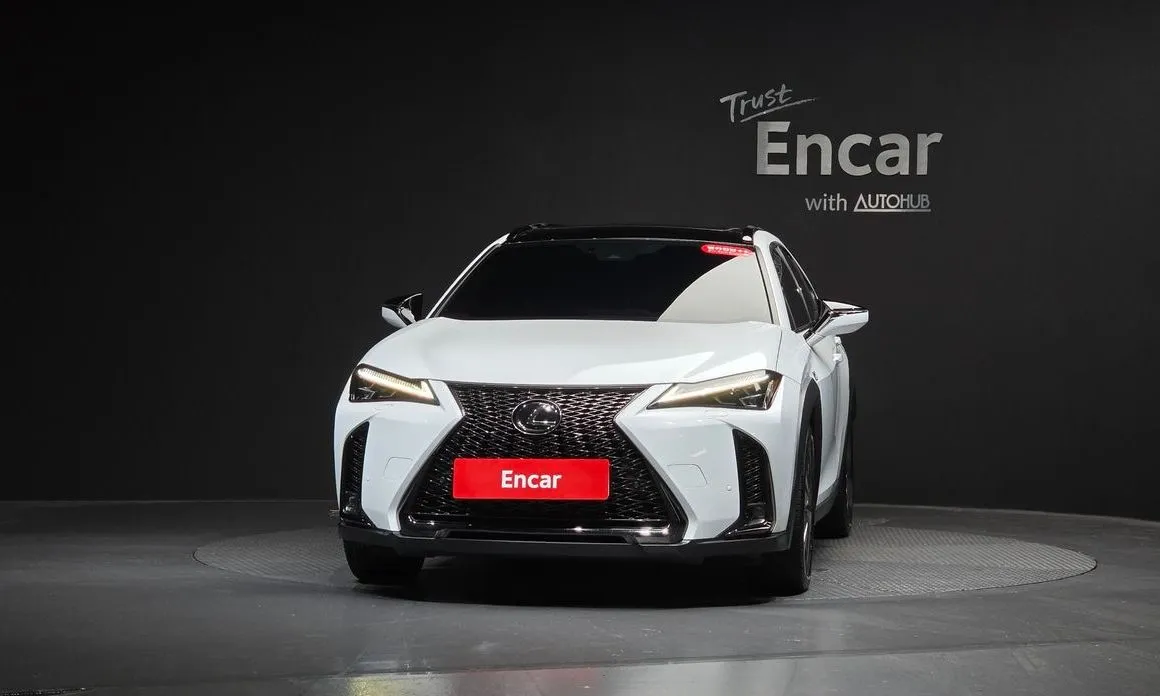Lexus UX — фото 2