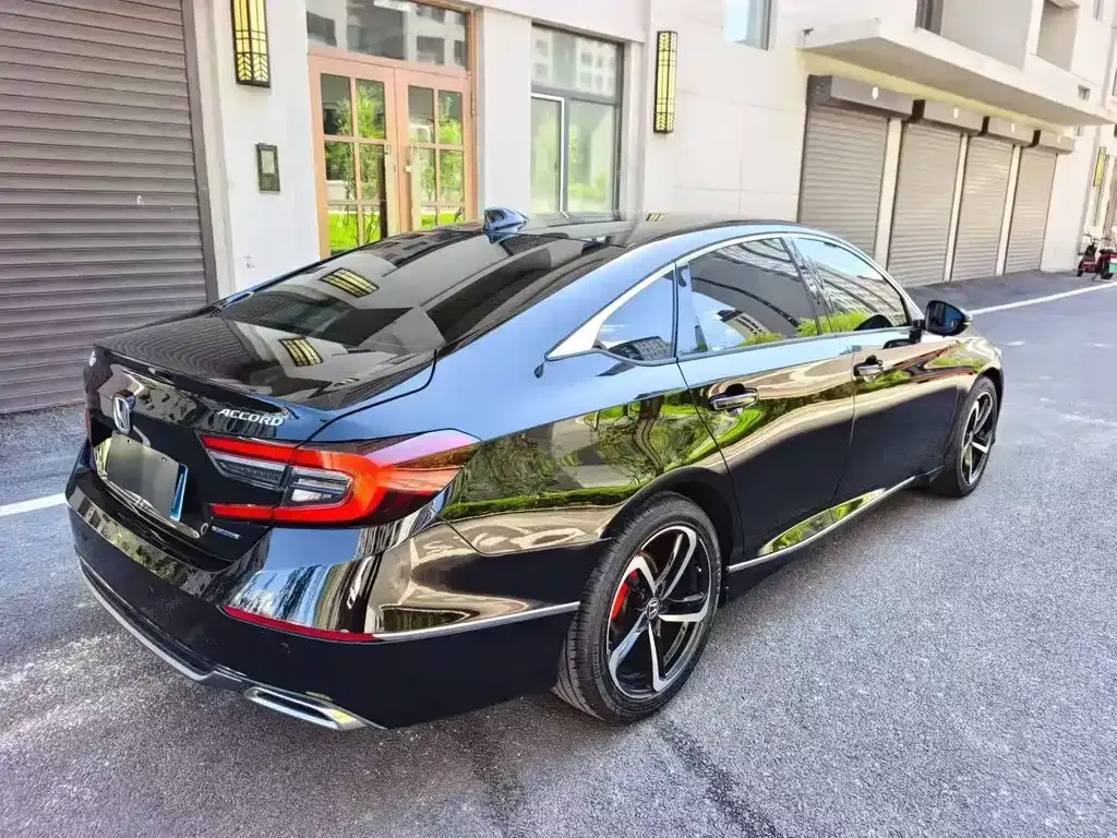 Honda Accord — фото 4