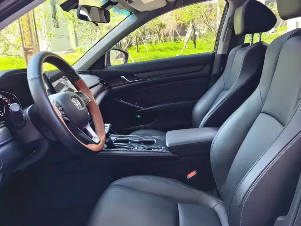 Honda Accord — фото 6