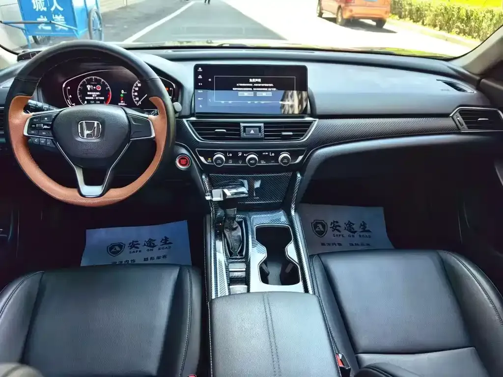 Honda Accord — фото 7