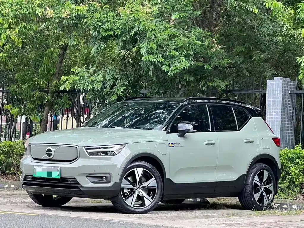 Volvo XC40 NEV — фото 1