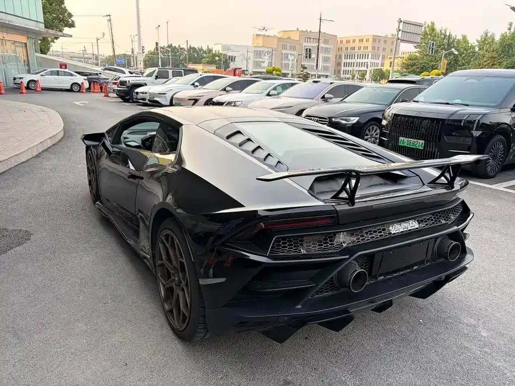 Lamborghini Huracan — фото 9