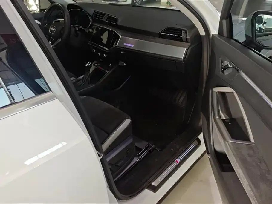 Audi Q3 2021 из CN, фото 2