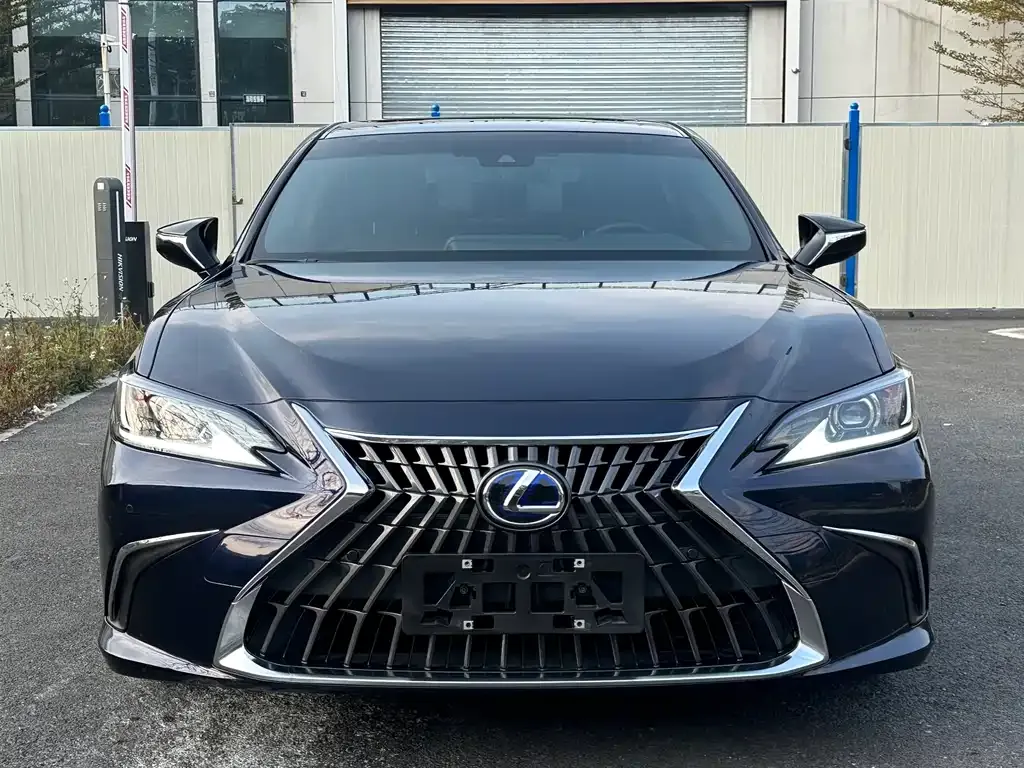 Lexus ES — фото 10