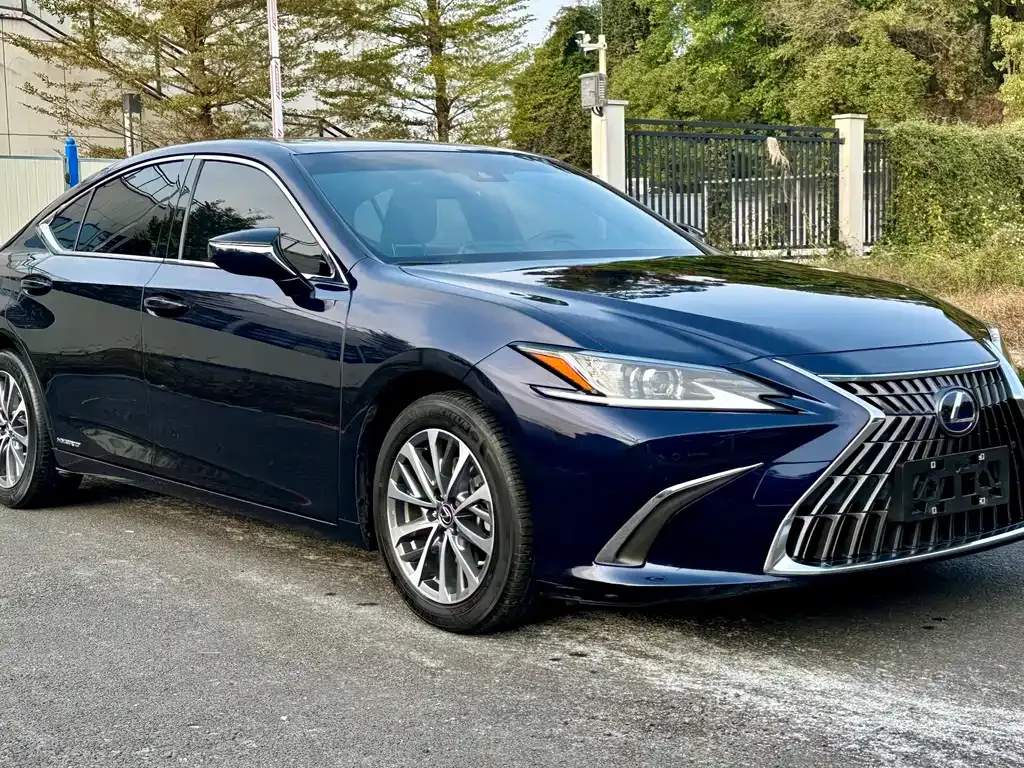 Lexus ES — фото 6