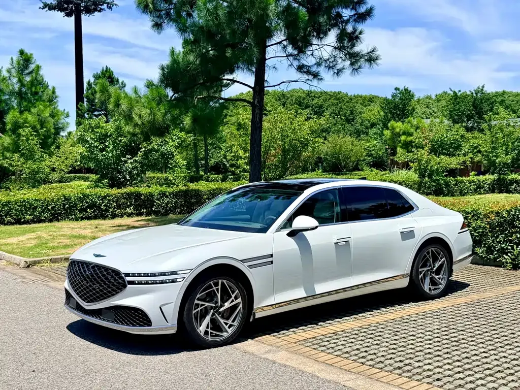 Genesis G90 — фото 1