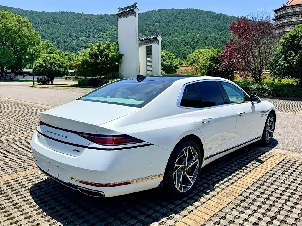 Genesis G90 — фото 10