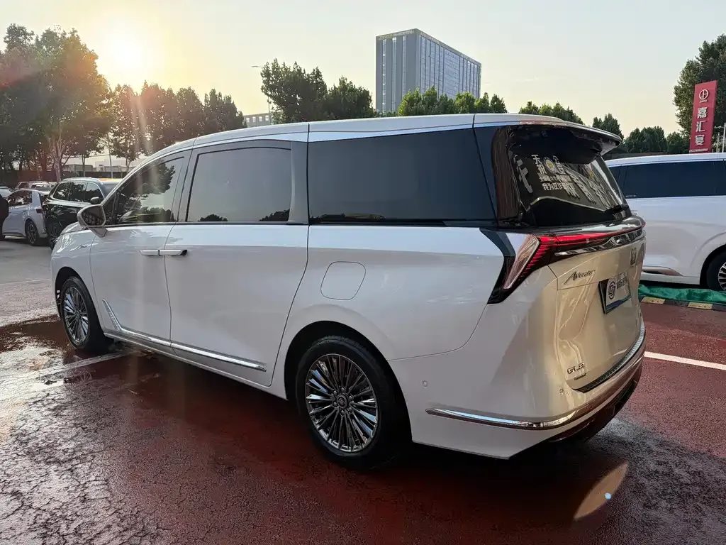 Buick GL8 Hybrid — фото 8