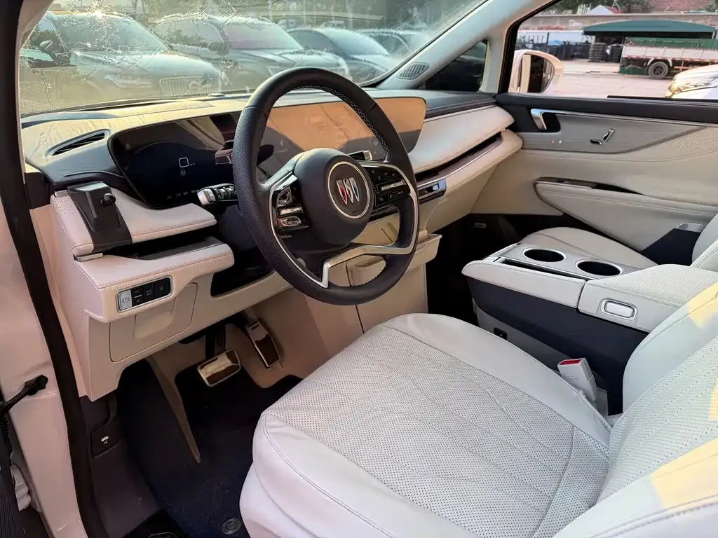 Buick GL8 Hybrid — фото 9