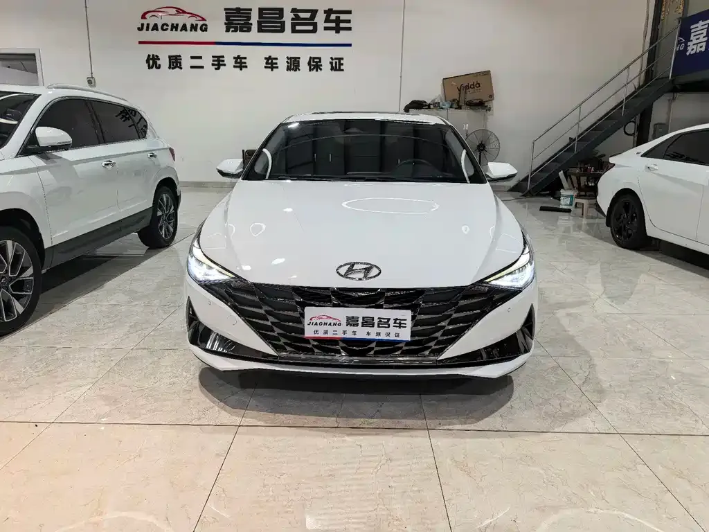 Hyundai Elantra — фото 8