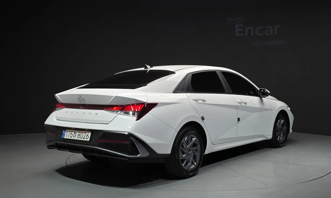 Hyundai AVANTE — фото 2