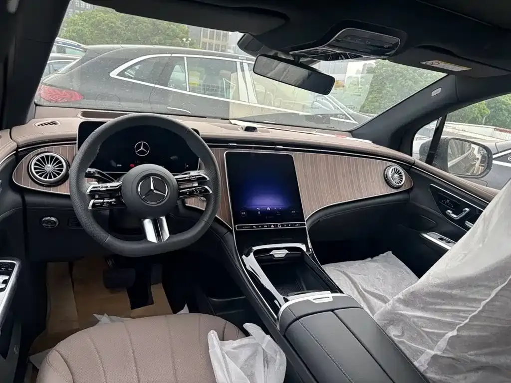 Mercedes-Benz EQE SUV — фото 2