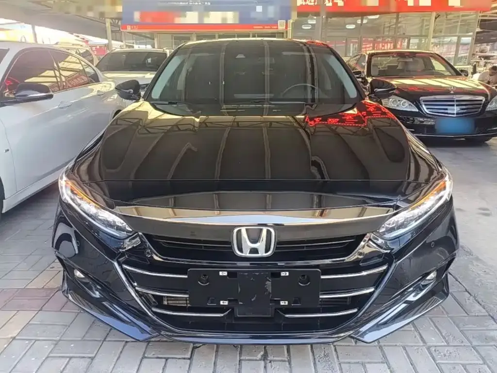 Honda Accord — фото 7