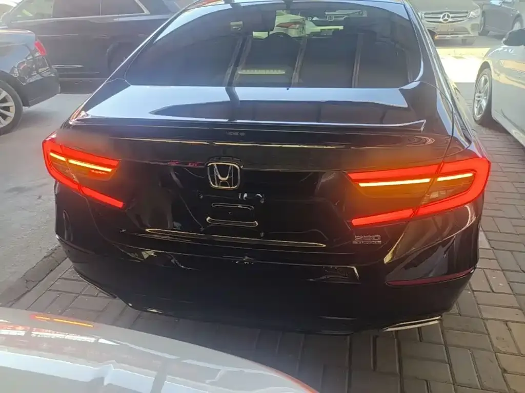 Honda Accord — фото 2