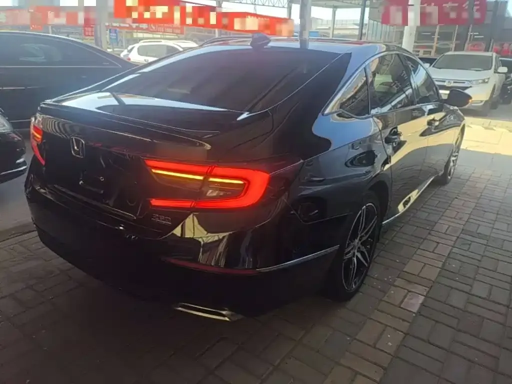Honda Accord — фото 9