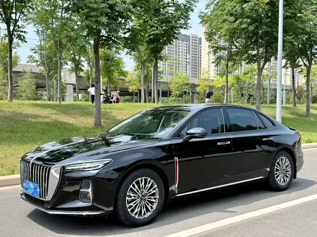 Hongqi H5 — фото 1