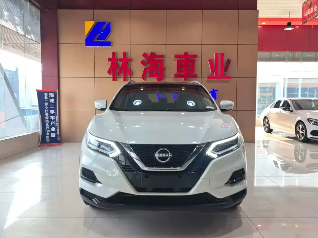 Nissan Qashqai — фото 1