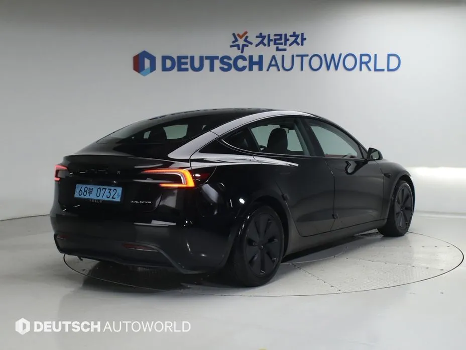 Tesla Model 3 2024 из KR, фото 2