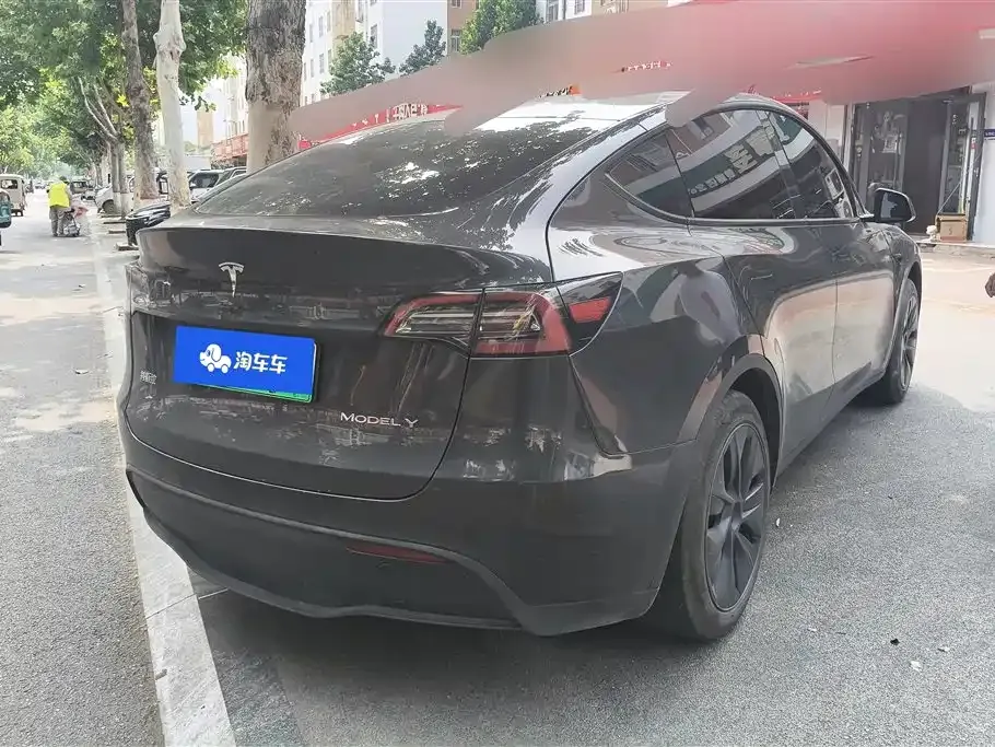 Tesla Model Y — фото 4