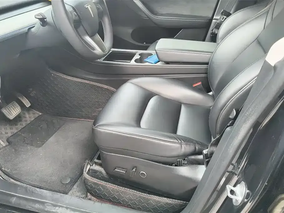 Tesla Model Y — фото 2
