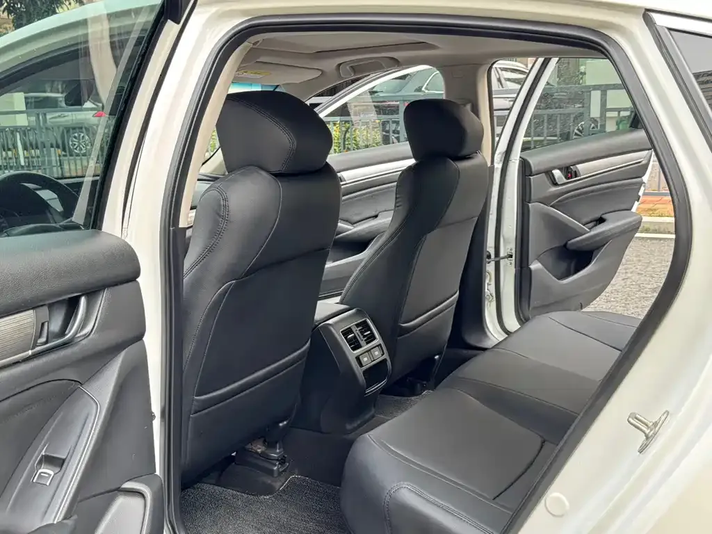 Honda Accord — фото 2