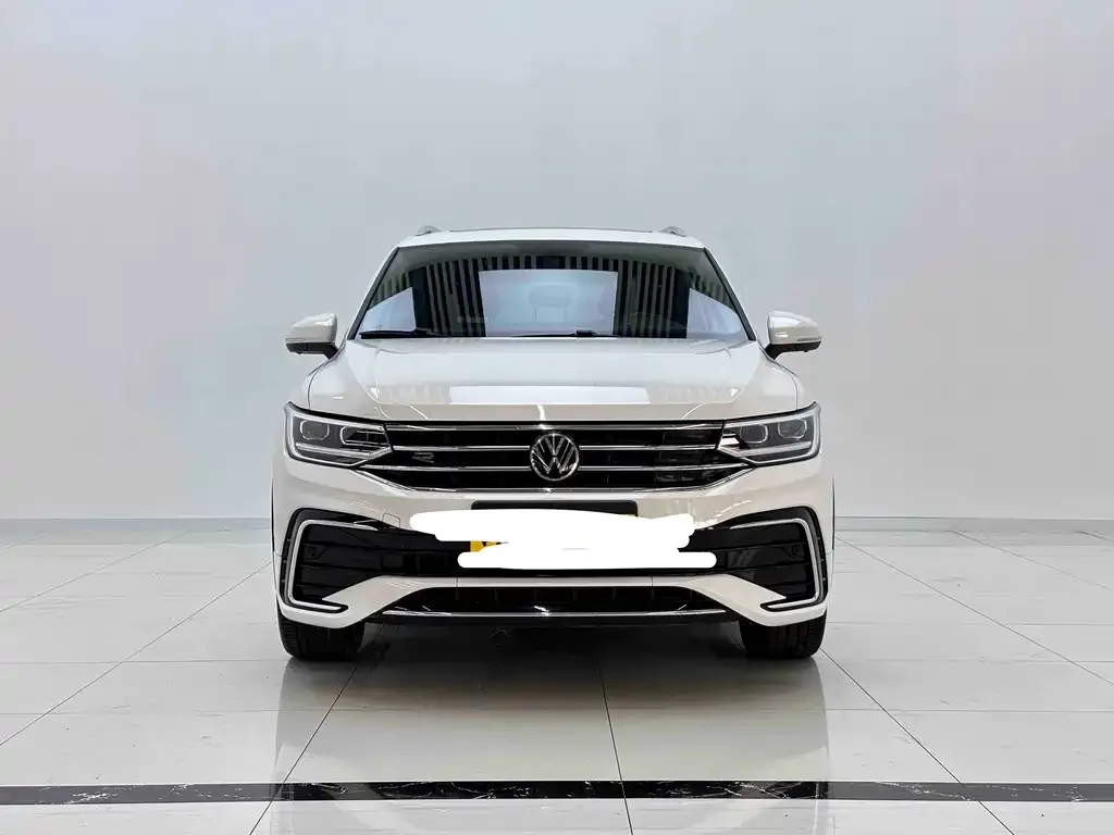 Volkswagen Tiguan L — фото 4