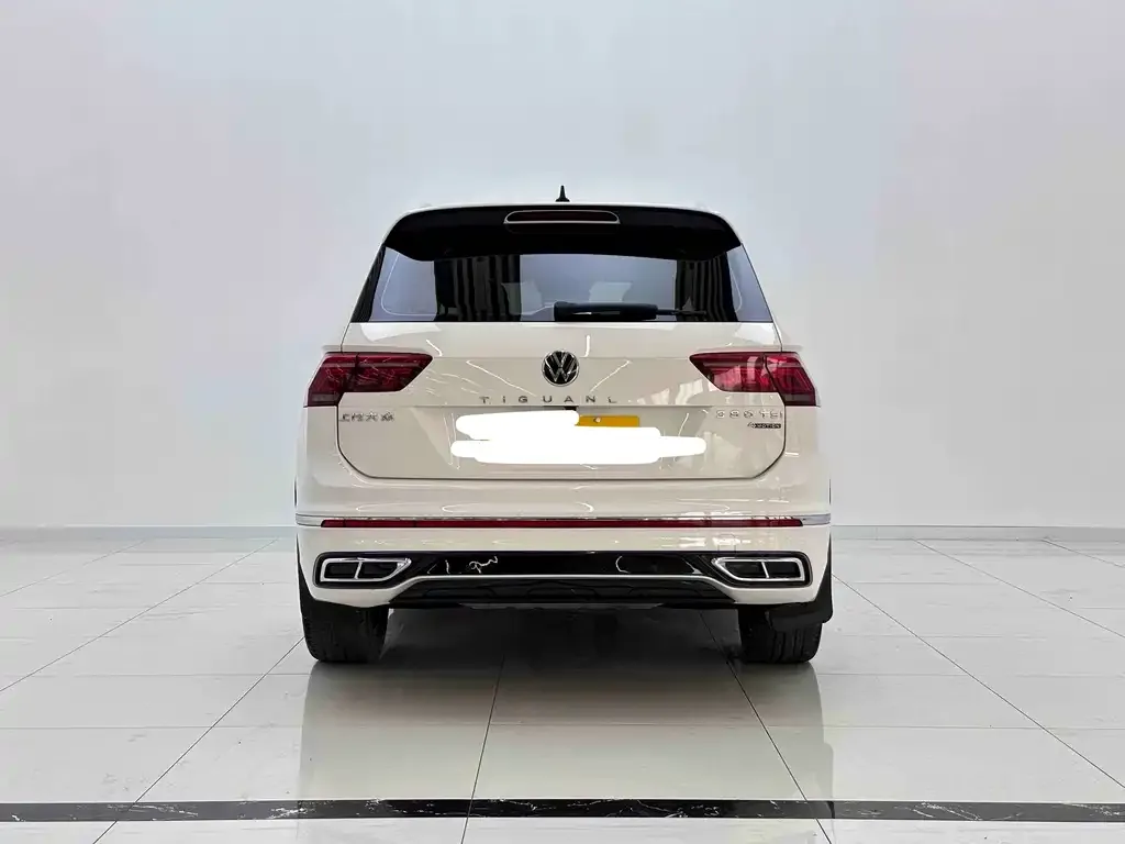 Volkswagen Tiguan L — фото 2