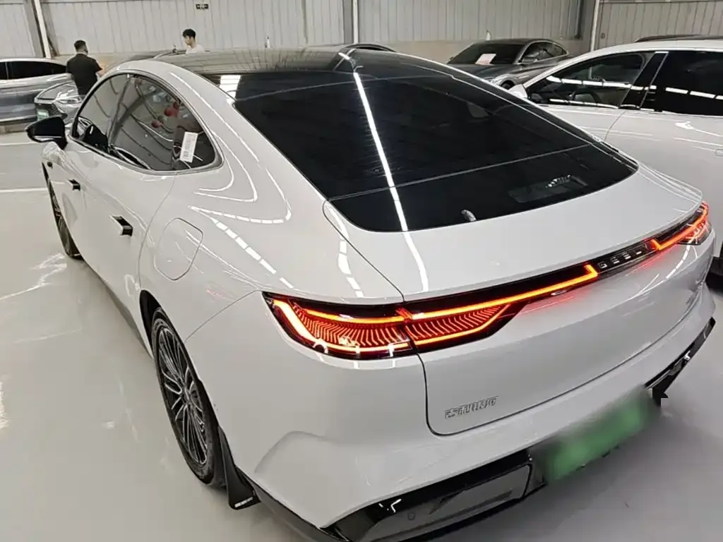 Geely Galaxy E8 2025 из CN, фото 5