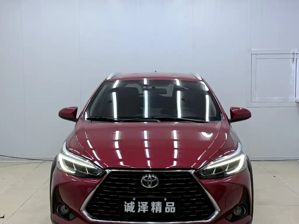 Toyota Yaris L — фото 3