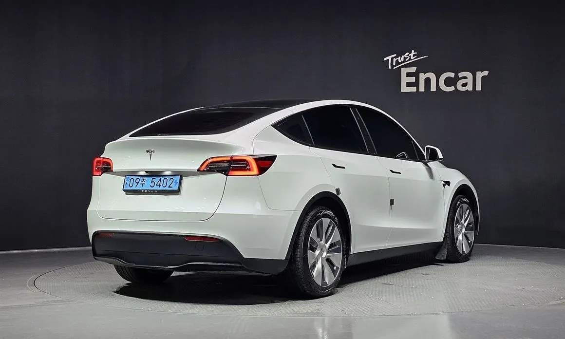 Tesla Model Y — фото 2