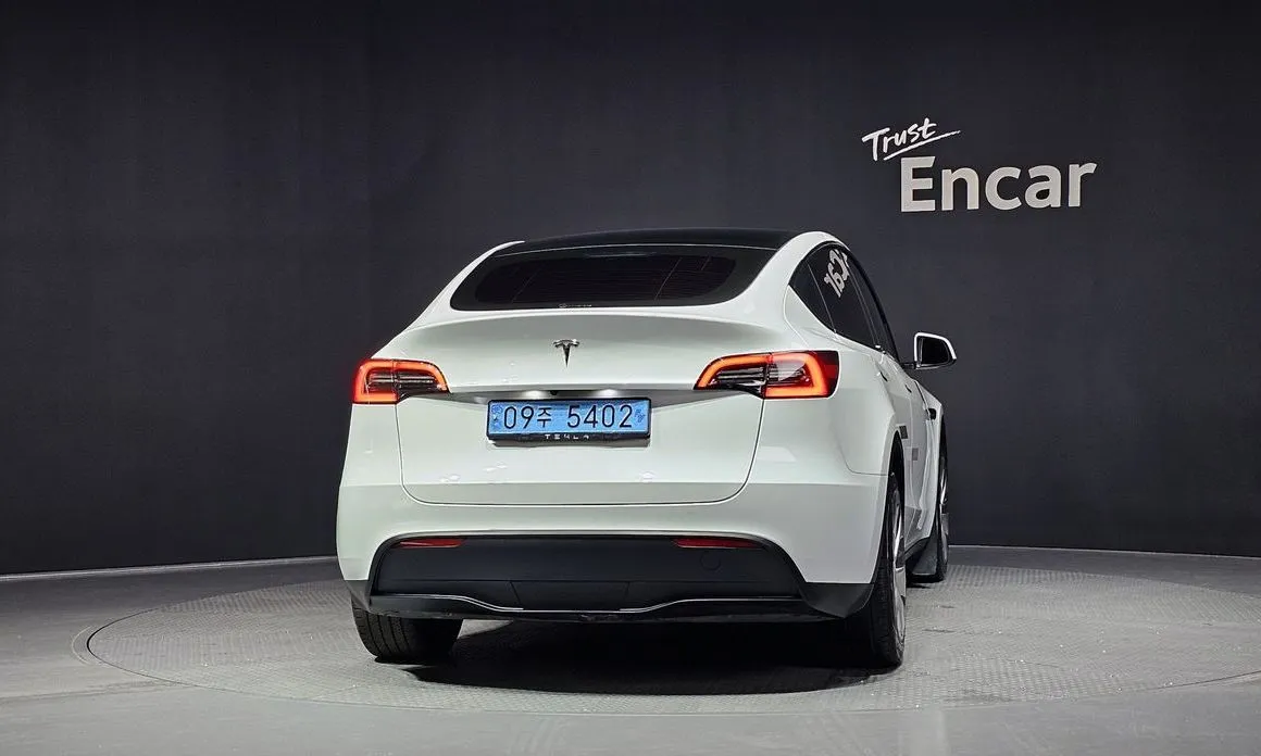 Tesla Model Y — фото 7