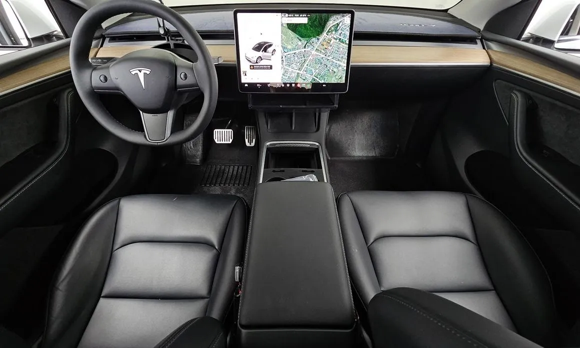 Tesla Model Y — фото 5