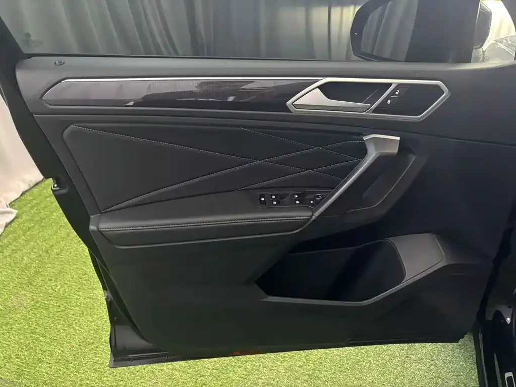 Volkswagen Tiguan L 2022 из CN, фото 7