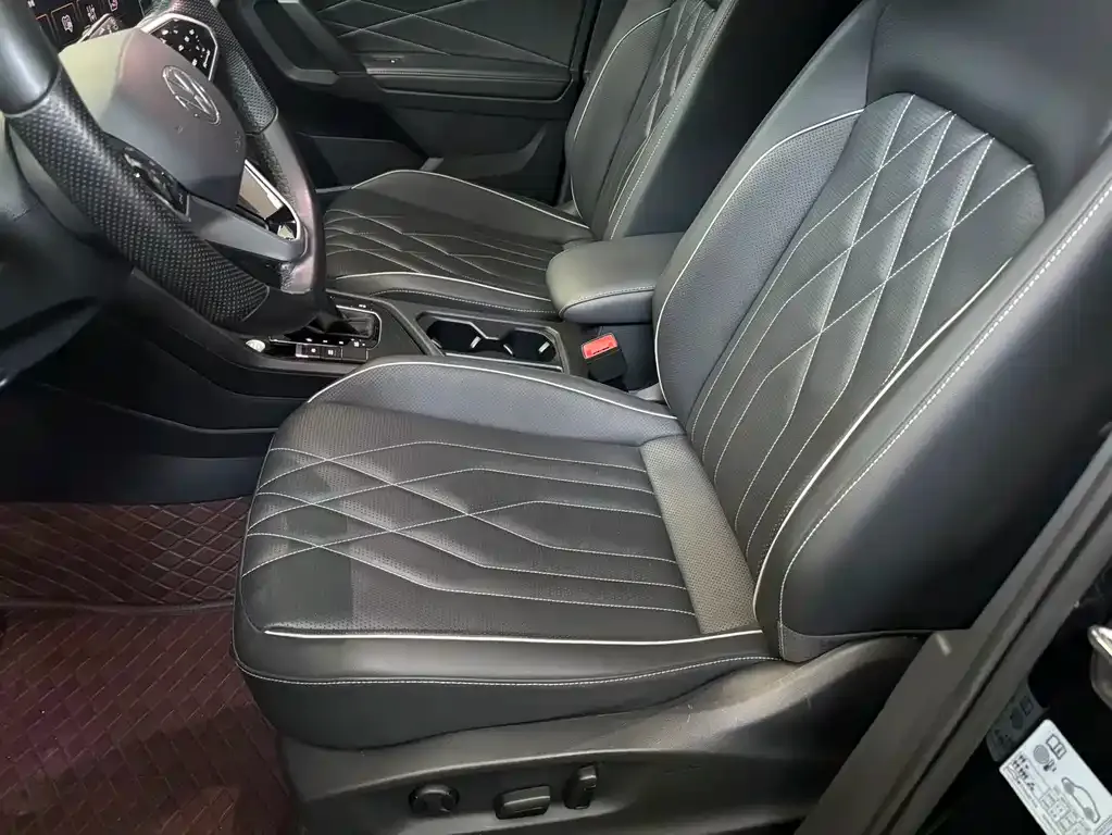 Volkswagen Tiguan L 2022 из CN, фото 2