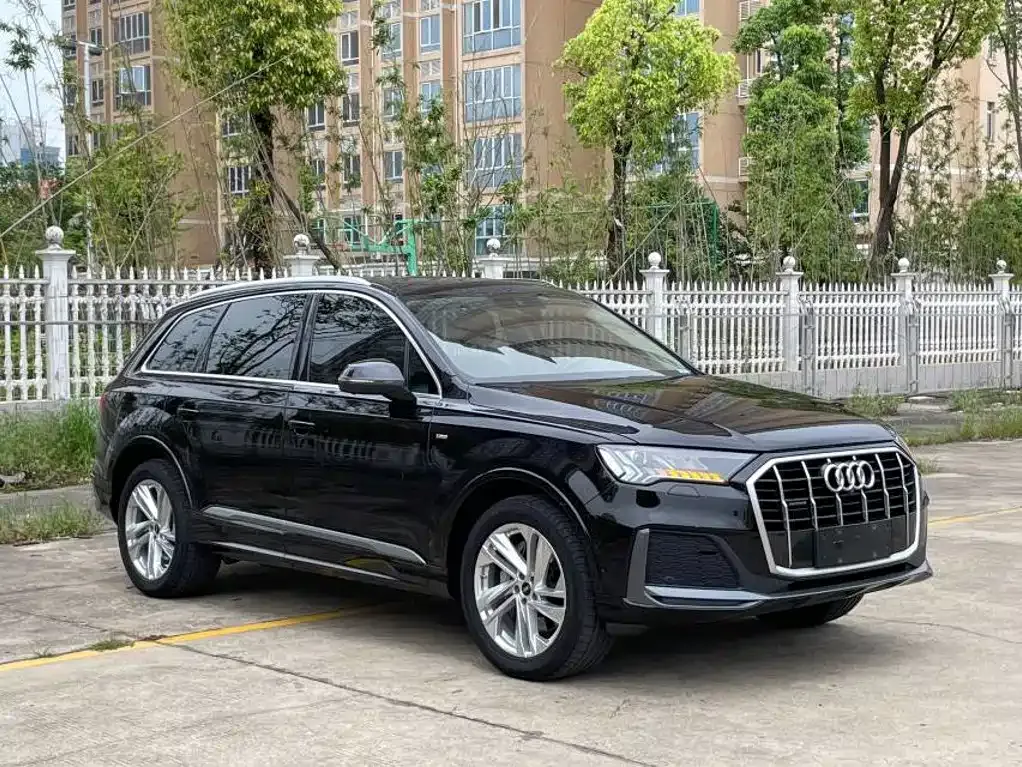 Audi Q7 2021 из CN, фото 10