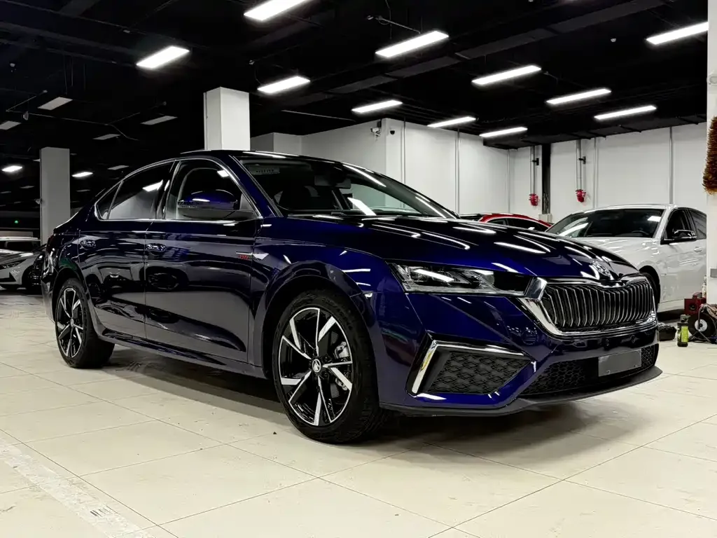 Skoda Octavia — фото 7
