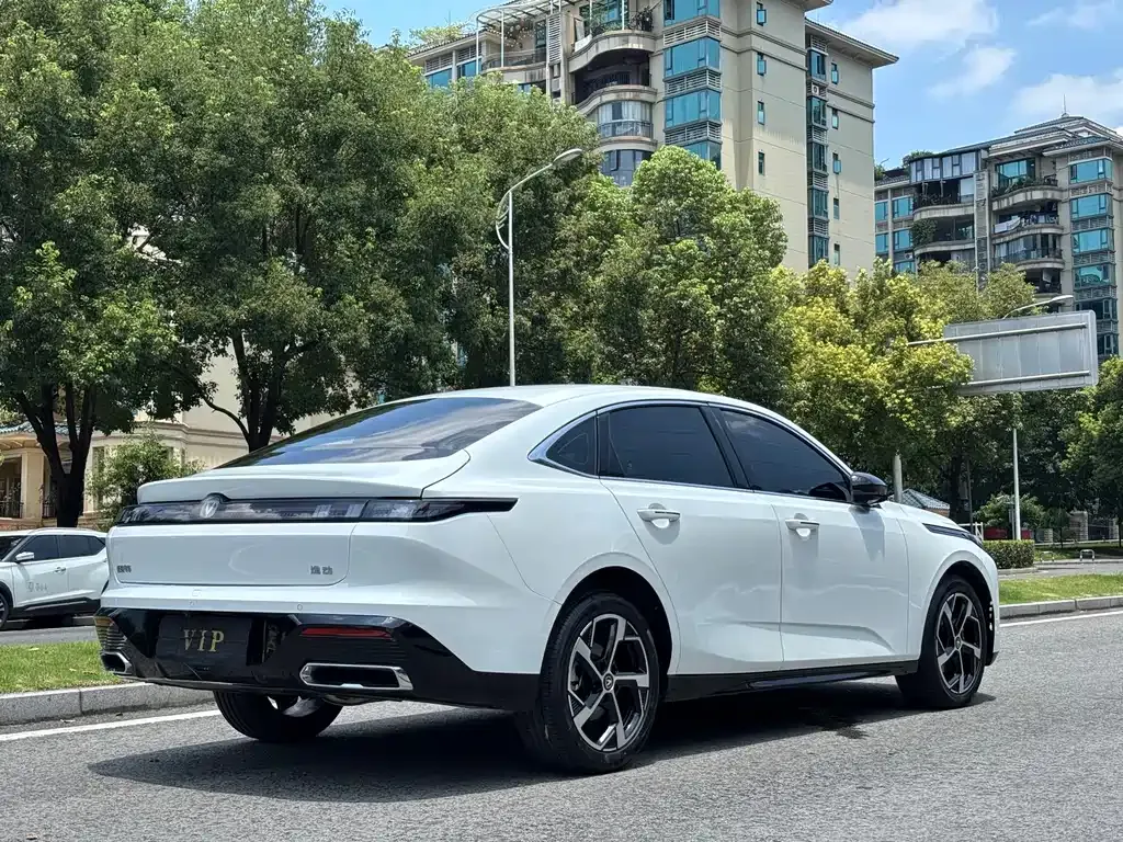 Changan Eado — фото 8
